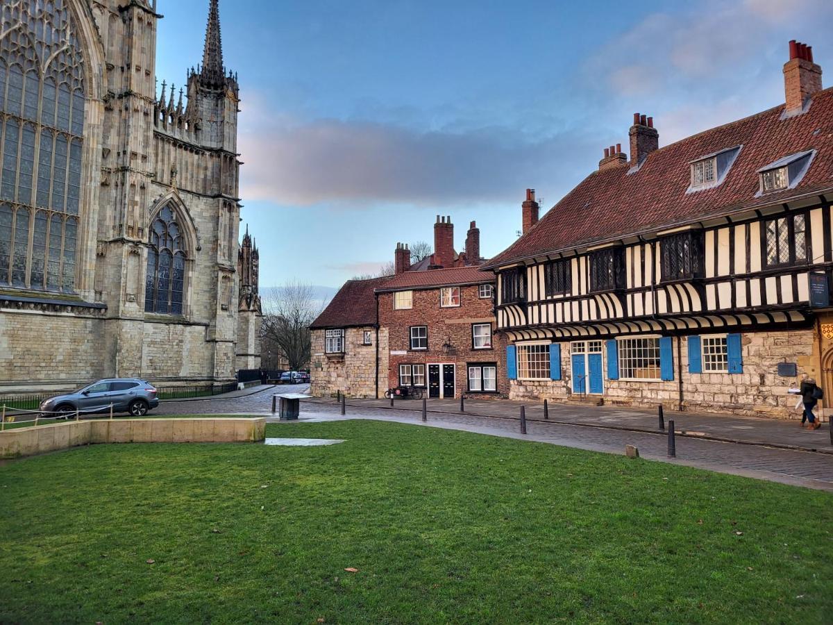 York Minster View Villa Buitenkant foto